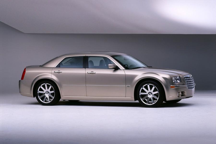  Chrysler 300C Concept 2003 года  (фото 18 из 69)